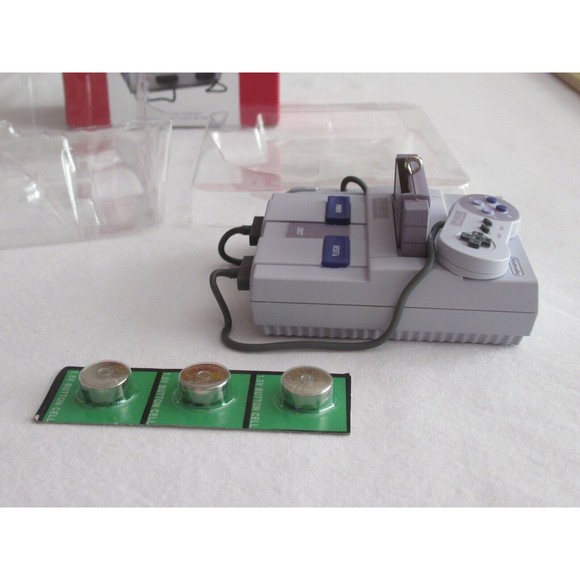 FLAW* 2021 Hallmark SuperMarioWorld Nintendo Console Ornament Magic Light Sound - Picture 11 of 12